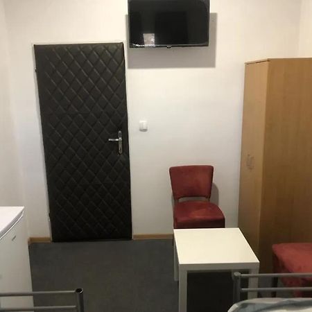 Hostel Leszno Ul.Uslugowa Eksteriør billede